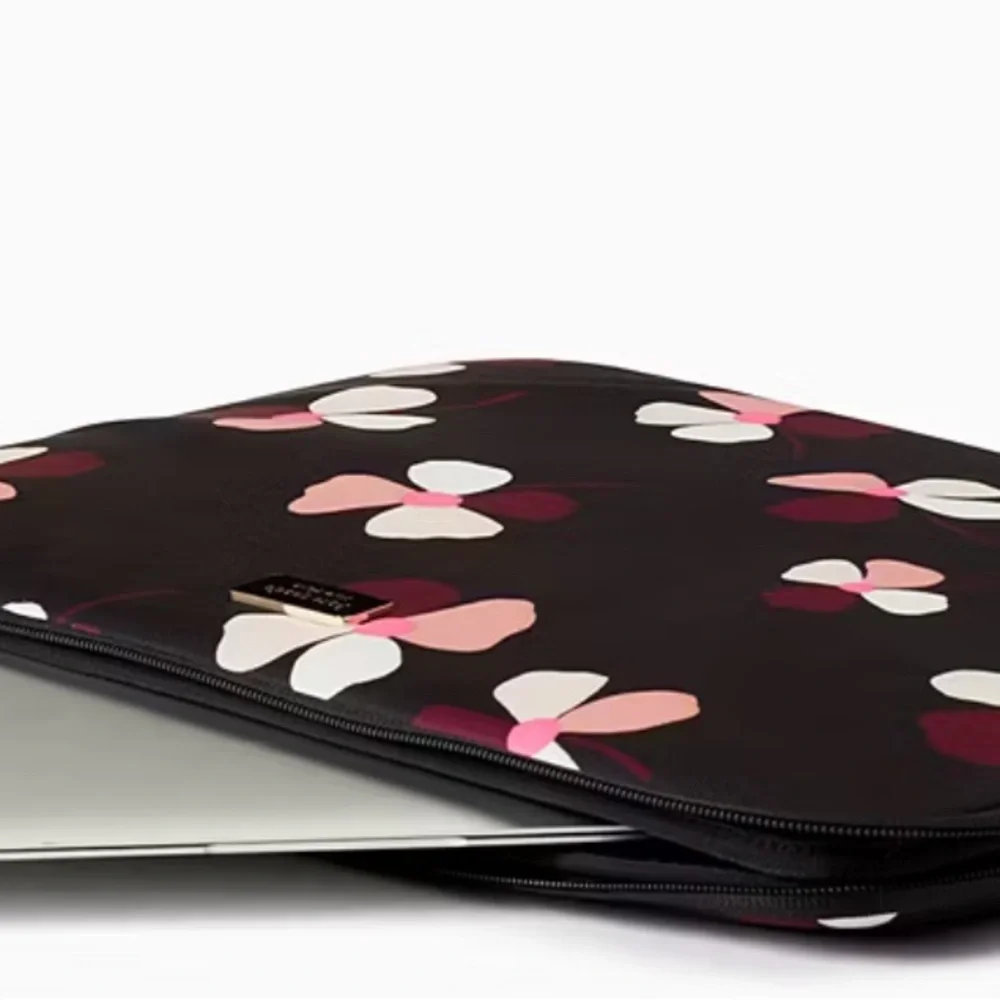 Kate Spade Pink and White Floral Laptop Sleeve- NWOT